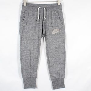 women's nike capri joggers
